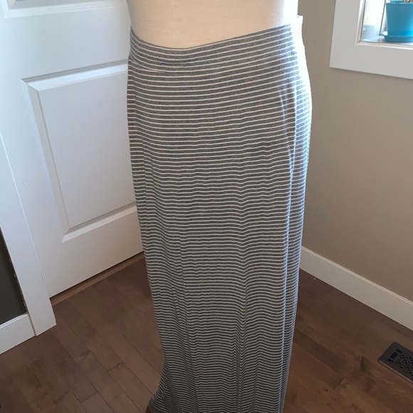 Medium maxi skirt - Picture 2 of 5